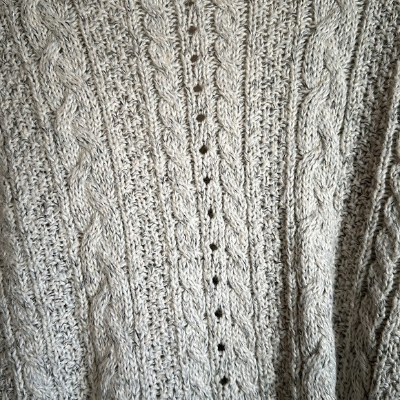 AE Cropped Cardigan - Picture 4 of 6